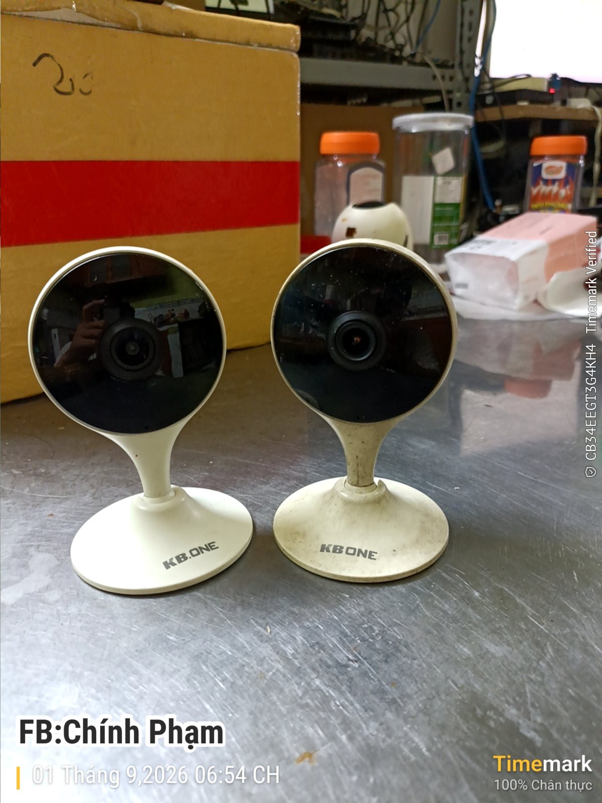 Kbone H21W 2mp ,tk sạch,đế hít nam châm